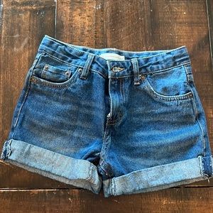 Girls Levi’s shorts